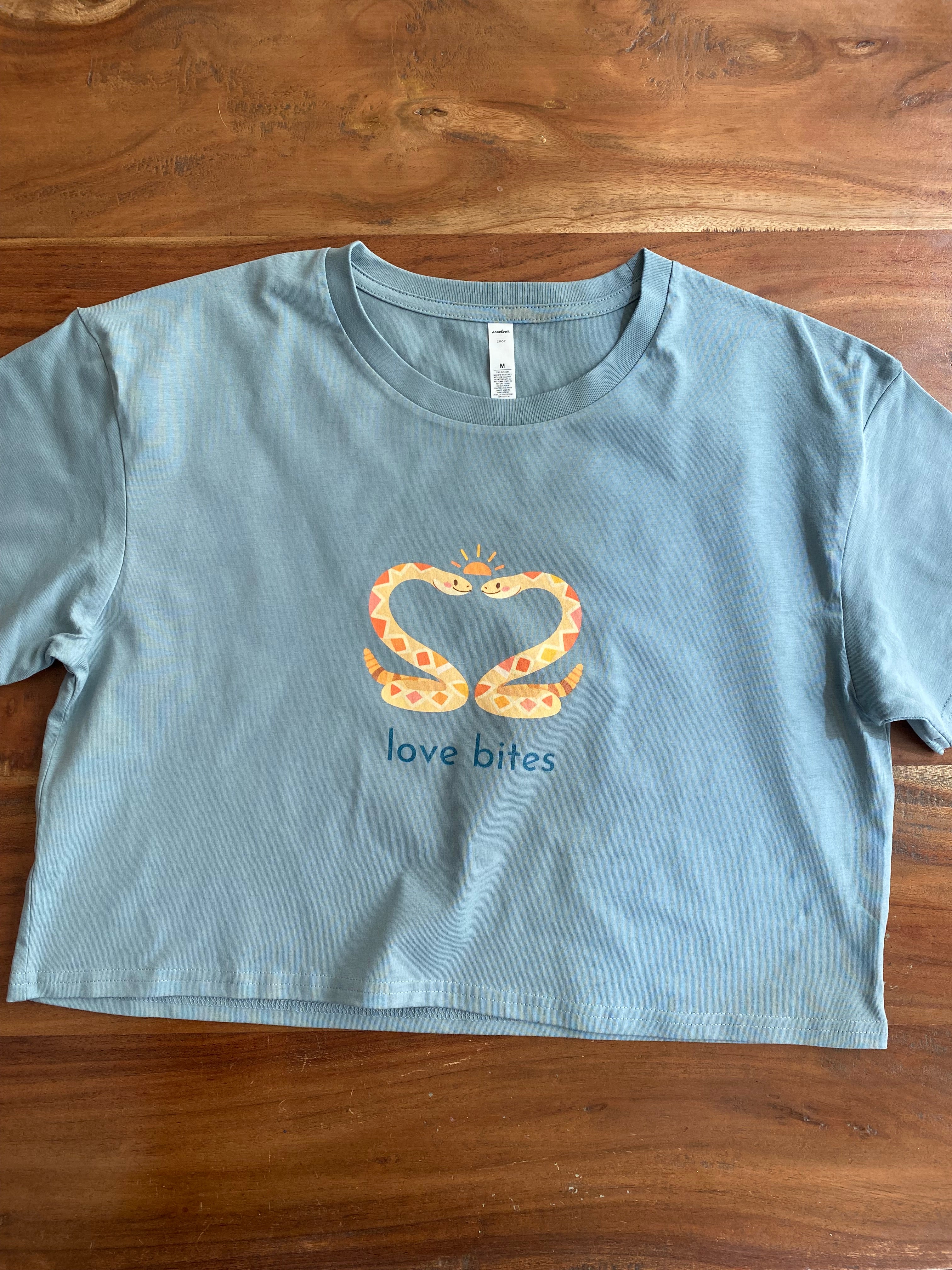 Desert Love Women’s crop top t-shirt "Love Bites"